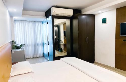 Hauz Khas Village Hotel | Hotel Locals - Hauz khas Village