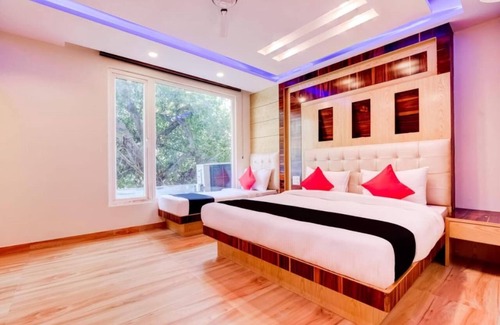 Paharganj Hotel | Hotel Lord Krishna Palace