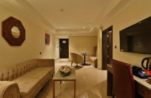 Kochi Hotel | Hotel Luminara