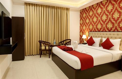 Sector 45 Hotel | Hotel Lycoris # On Delhi Chandigarh National Highway # Large Parking Space # Lift # Newly Built Hotel