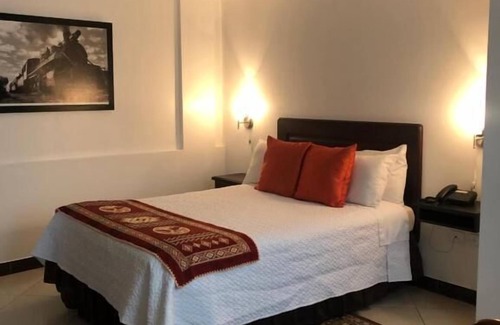 Latacunga Hotel | Hotel Makroz Colonial