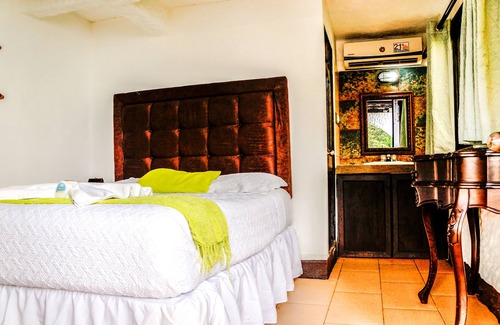 San Felipe de Lara Hotel | Hotel Mi Paraíso Río Dulce