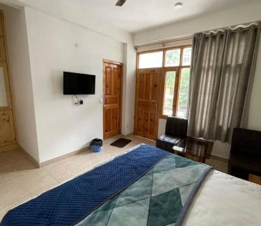 Jagatsukh Hotel | Hotel Midway Inn