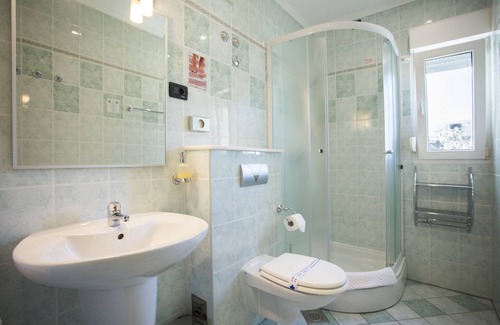 Znjan Hotel | Hotel More