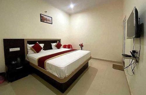 Varanasi Hotel | Hotel Nath Palace Chunar Road Varanasi - Luxury Room - Excellent Service Recommended