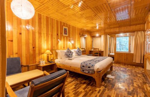 Old Manali Hotel | Hotel Negi's Mayflower A heritage Since 1965