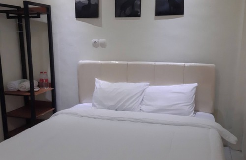 Tetebatu Hotel | Hotel O Kost Reski 1 Near Pasar Rakyat Limbung