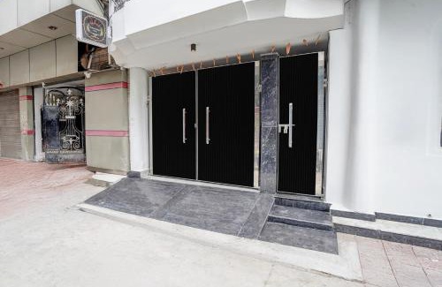 Ballabgarh Hotel | Hotel O The Classic Crown Hotel & Resort