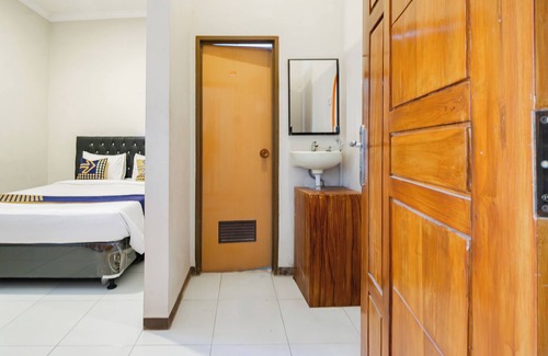 Sidoarjo Hotel | Hotel O Triple N Homestay