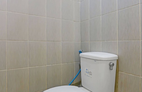 Pekalongan Hotel | Hotel O Wahidin Guesthouse