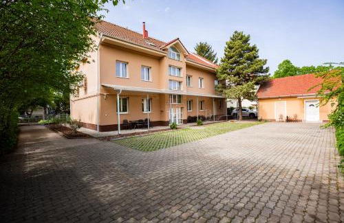 Hajduszoboszlo Hotel | Hotel Pávai