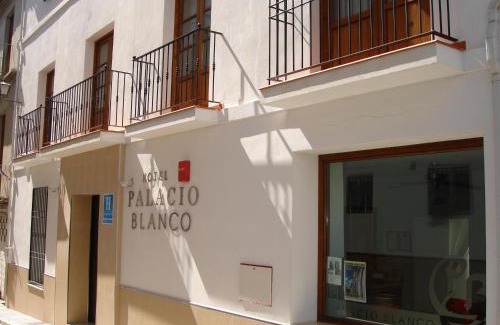 Rio Velez Hotel | Hotel Palacio Blanco