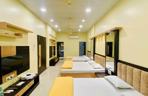 Omkareshwar Hotel | Hotel Panchavati Palace