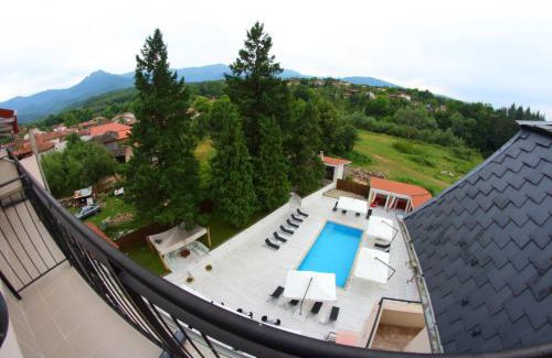 Apriltsi Hotel | Hotel Par Avion