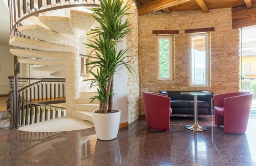 Cerro Veronese Hotel | Hotel Pineta