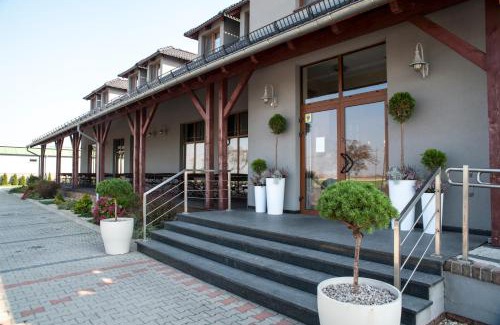 Kozmin Wielkopolski Hotel | Hotel Pod Szyszkami