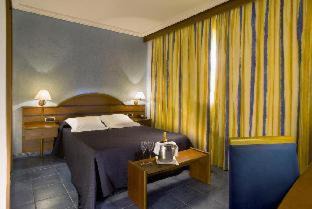 Empuriabrava Hotel | Hotel Port Salins by Pierre & Vacances