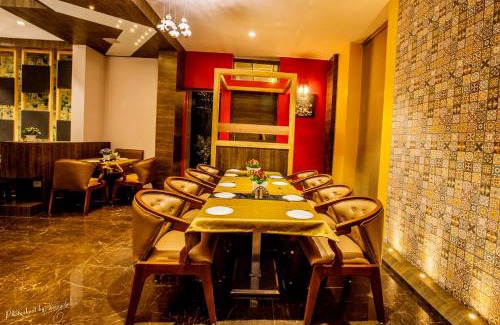 Ahmednagar Hotel | Hotel Prabha Palace