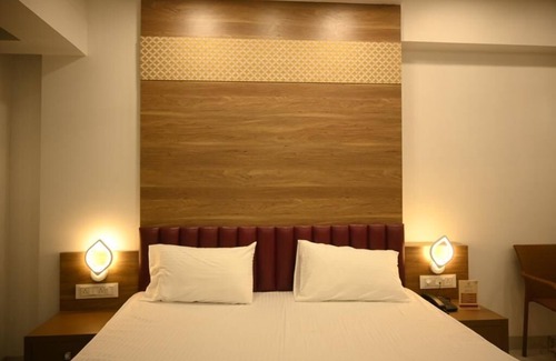 Daund Hotel | HOTEL PRIME SQUARE