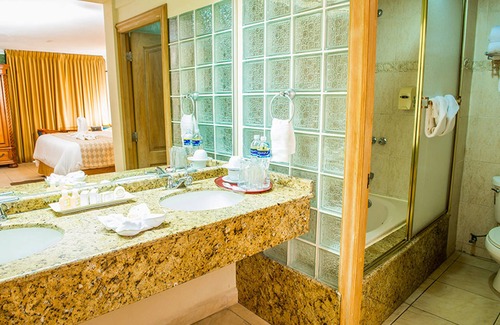 La Ceiba Hotel | Hotel Quinta Real