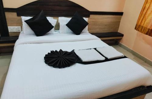 Shirdi Hotel | Hotel Sai Laxmi- Walkable Distance from Sai baba Temple