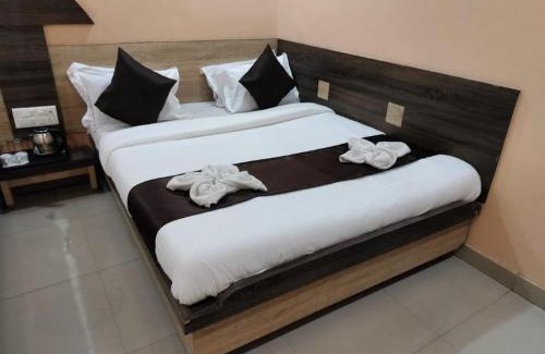 Shirdi Hotel | Hotel Sai Laxmi- Walkable Distance from Sai baba Temple