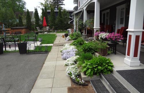 Saint Donat Hotel | Hotel Saint-Donat