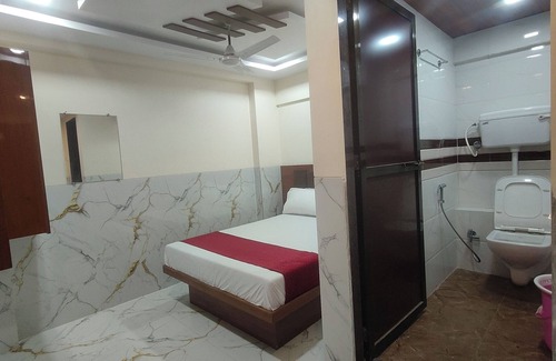 Andheri West Apartment | Hotel Samrat Palace 2 Goregaon West