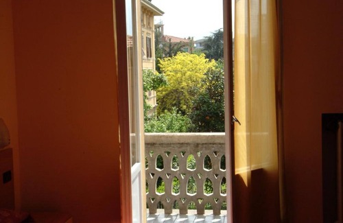 Buon Pastore-Sant'Agnese-San Damaso Hotel | Hotel San Geminiano