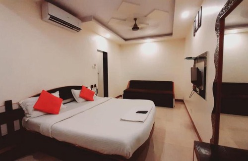 Mahabaleshwar Bed & Breakfast | Hotel Savera Palace Stays