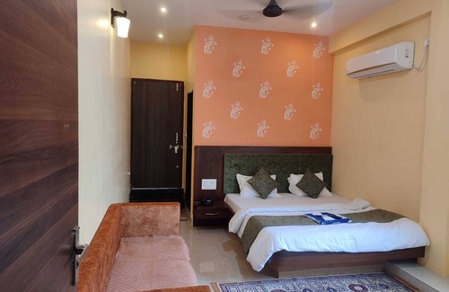 Maheshwar Hotel | Hotel Shivalay Palace