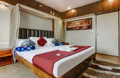 Vapi Hotel | Hotel Shree Daan