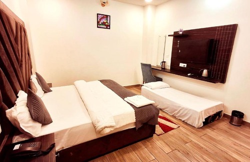 Haridwar Hotel | Hotel Shreya Galaxy with Swimming Pool- Best Property in Haridwar