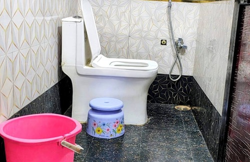 Ayodhya Hotel | Hotel Shri Hari Lodge Ram Nagari Ayodhya