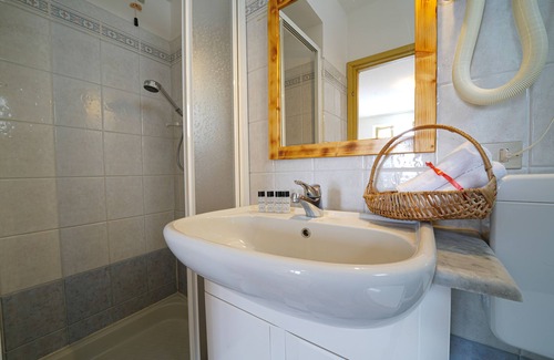 Castelsilano Hotel | Hotel Skilift