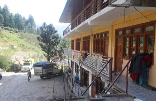 Rohru Hotel | Hotel SSS The Chanshal Retreat
