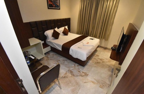 Rabale Hotel | Hotel Swagath Residency