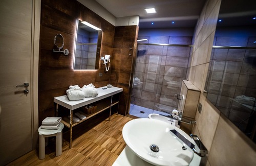 Caramagna Piemonte Hotel | Hotel Terre Dei Salici