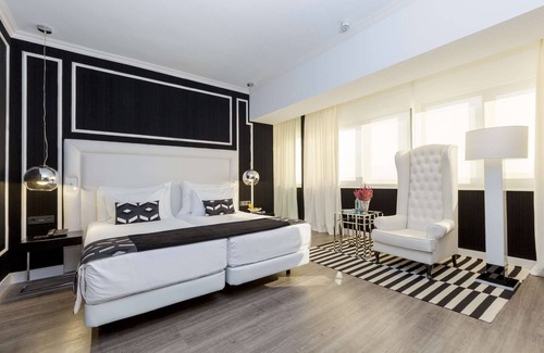 Primer Ensanche Hotel | Hotel Tres Reyes Pamplona