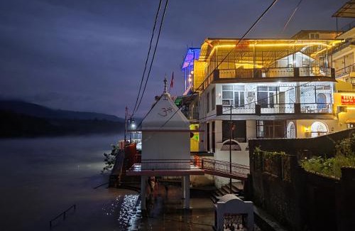 Rishikesh Hotel | hotel tripta ganga