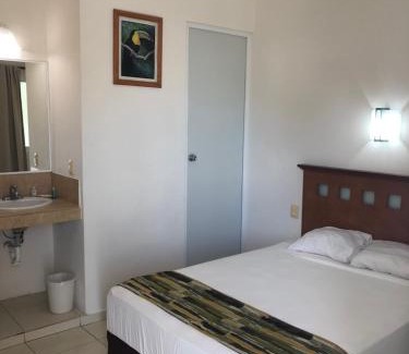 Chetumal Hotel | Hotel Xcalak