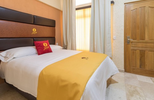 Jilotepec de Abasolo Hotel | Hotel Yahalis
