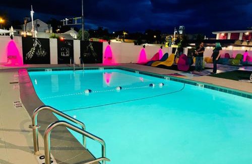 Nob Hill Hotel | Hotel ZAZZ
