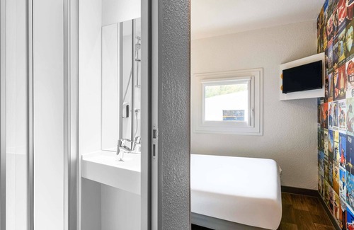 Vallauris Hotel | hotelF1 Antibes Sophia Antipolis