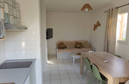 Saint-Saturnin-les-Avignon House | House in vacation residence 5 min from avignon