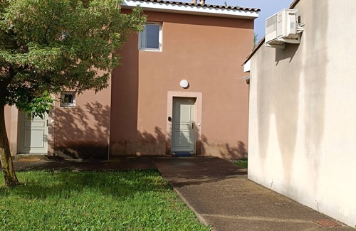 Saint-Saturnin-les-Avignon House | House in vacation residence 5 min from avignon