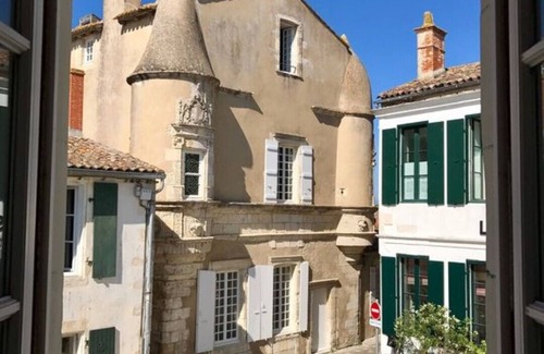 Ars-en-Re House | HOUSE 135 m2 IN THE HISTORIC CENTER OF ARS