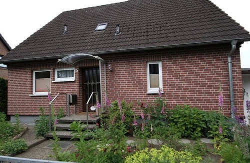 Moelln Apartment | House Dolfi - Apartment/2bedrooms/bathroom,WC (large apartment downstairs)