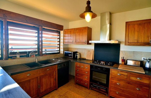 Le Portail House | House facing the ocean, idyllic setting.