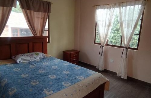 Guayllabamba Bed & Breakfast | house, food pets